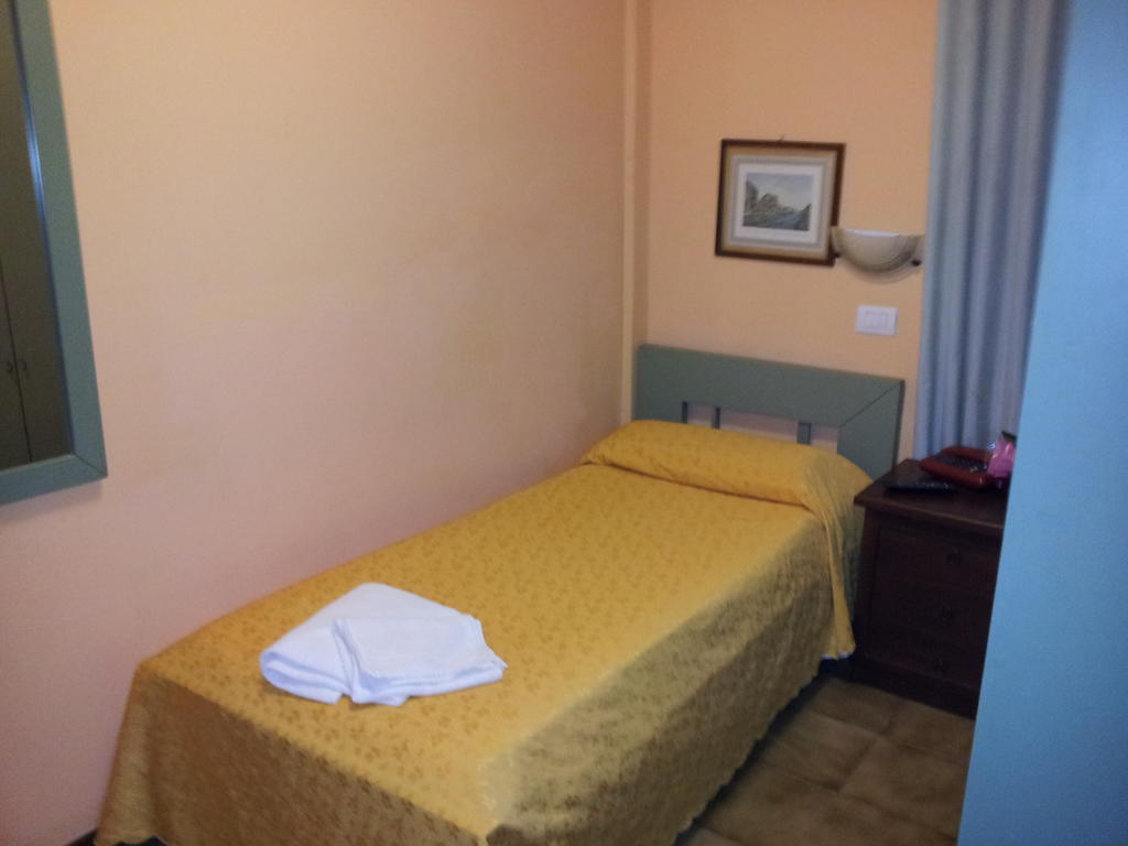 Hotel Zenith Montecatini Terme Room photo