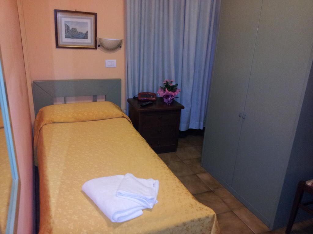 Hotel Zenith Montecatini Terme Room photo